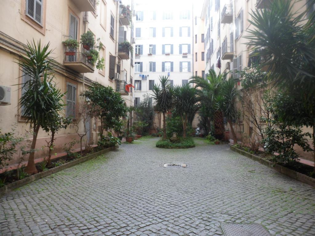 Giovy Couette-café Rome